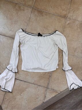 Off-Shoulder White Ribbed Top with Black Trim